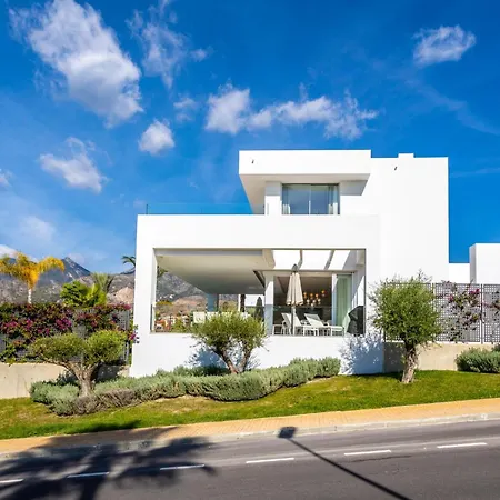 Beautiful With Amazing Views Villa